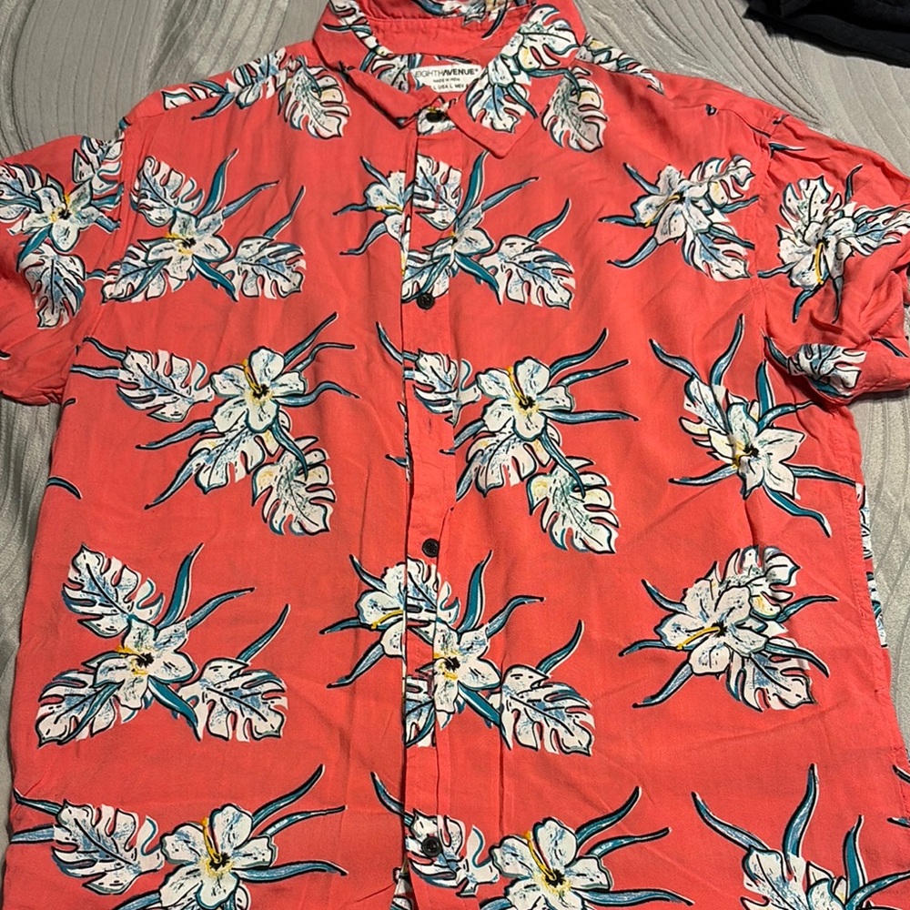 Vineyard Vines Red and White Casual Button Down Shirt